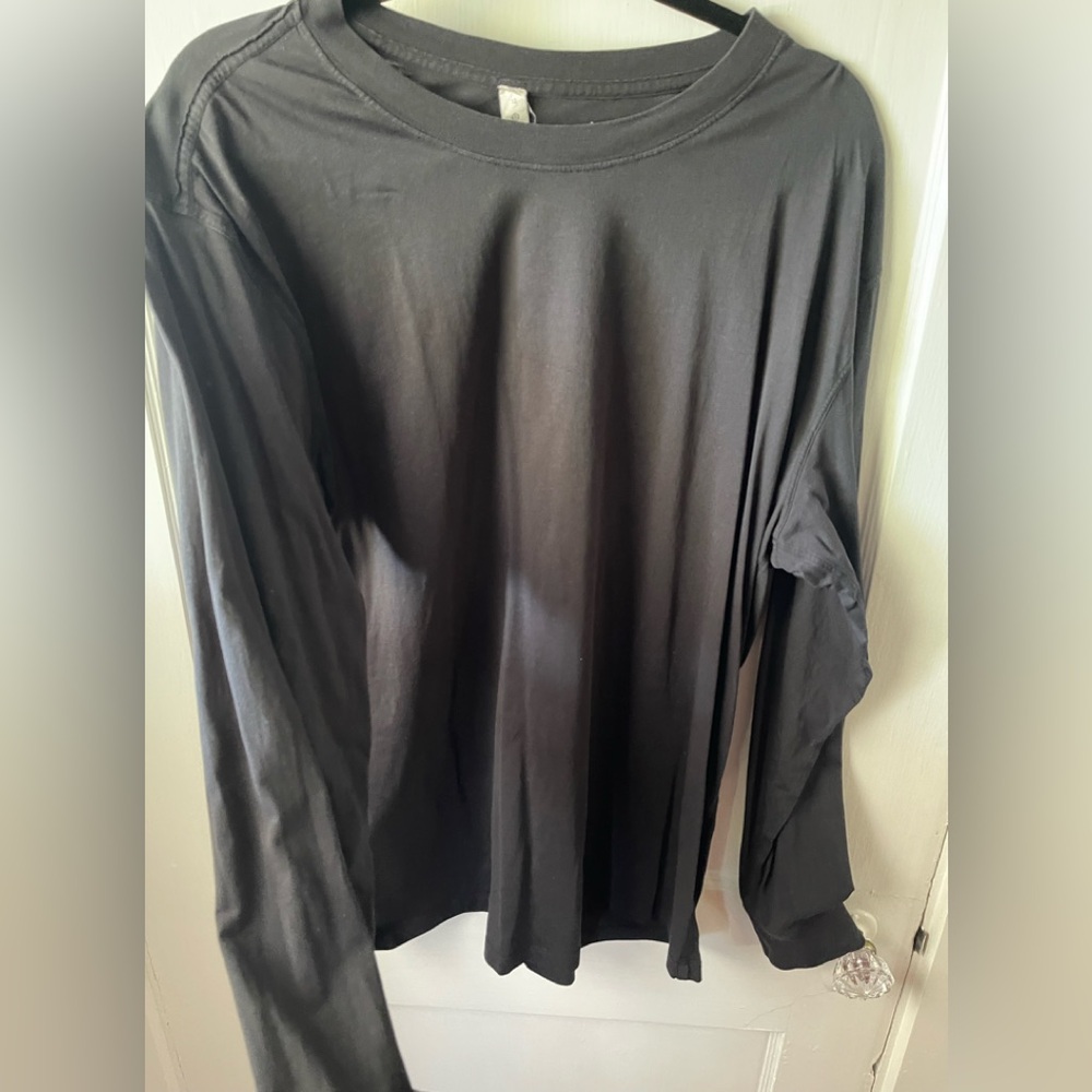 Lululemon women’s size 12 Classic Black Long Sleeve Tee